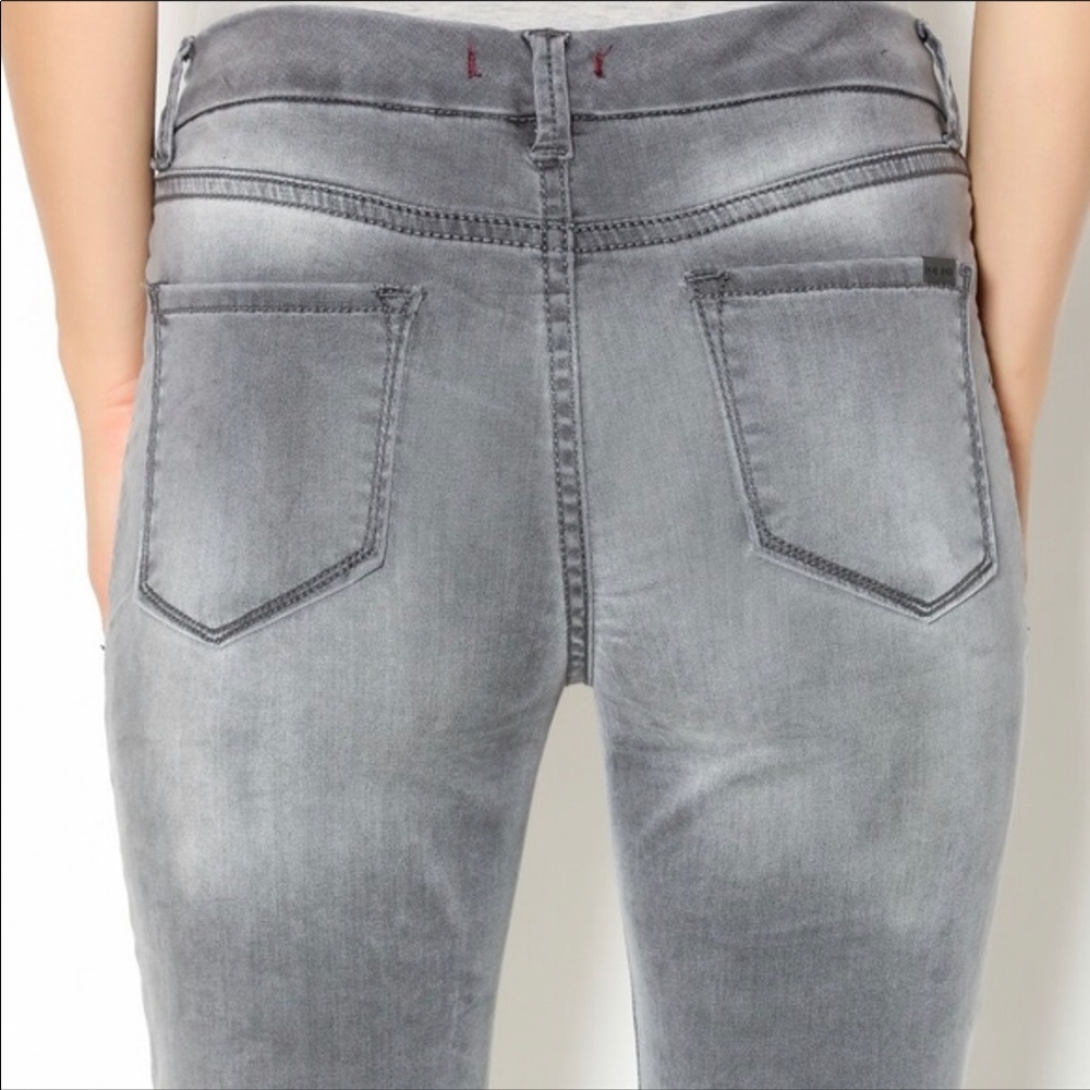 Dear John Gray Skinny Jeans. Size 27